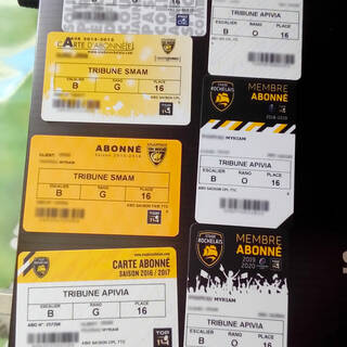 Les cartes d'abonnée de Myriam depuis... 2013 ! 