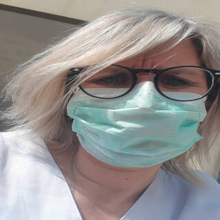 Sandrine - Aide Soignante - "Restez chez vous !"