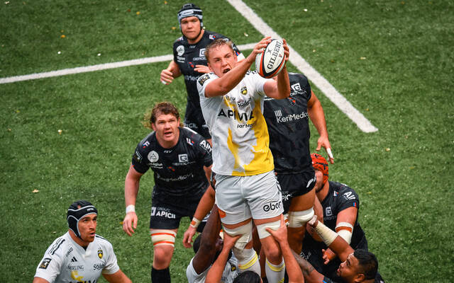 Revers à Oyonnax