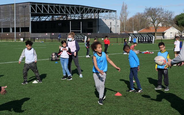Des initiations rugby pour le Centre du Pertuis de Mireuil