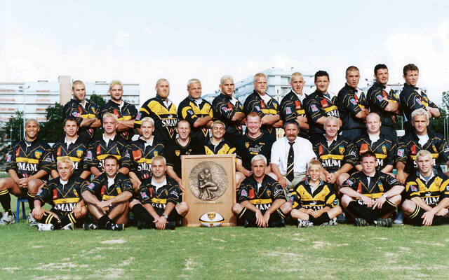 Les Espoirs Champions de France en 2002 mis à l'honneur à Deflandre !