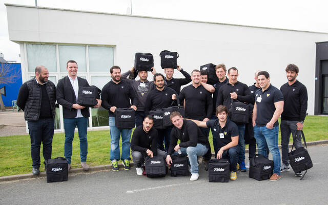 Les joueurs et le Staff chez Sodebo ! 