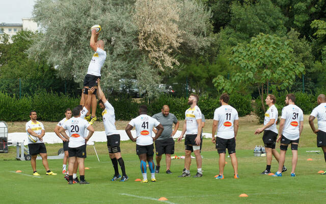 S-1 avant le premier match amical ! 