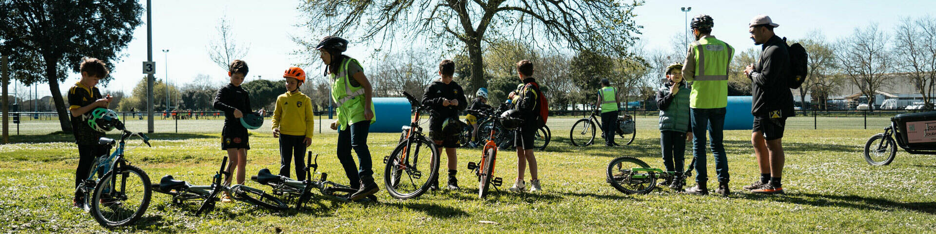 À vélo comme sur le terrain, respecter les règles c'est essentiel !