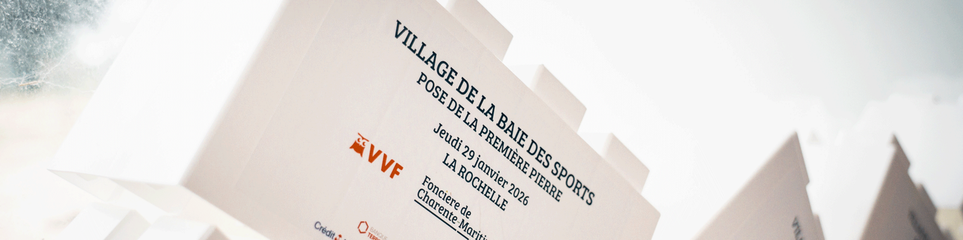 Pose de la première pierre du Village de la Baie des Sports