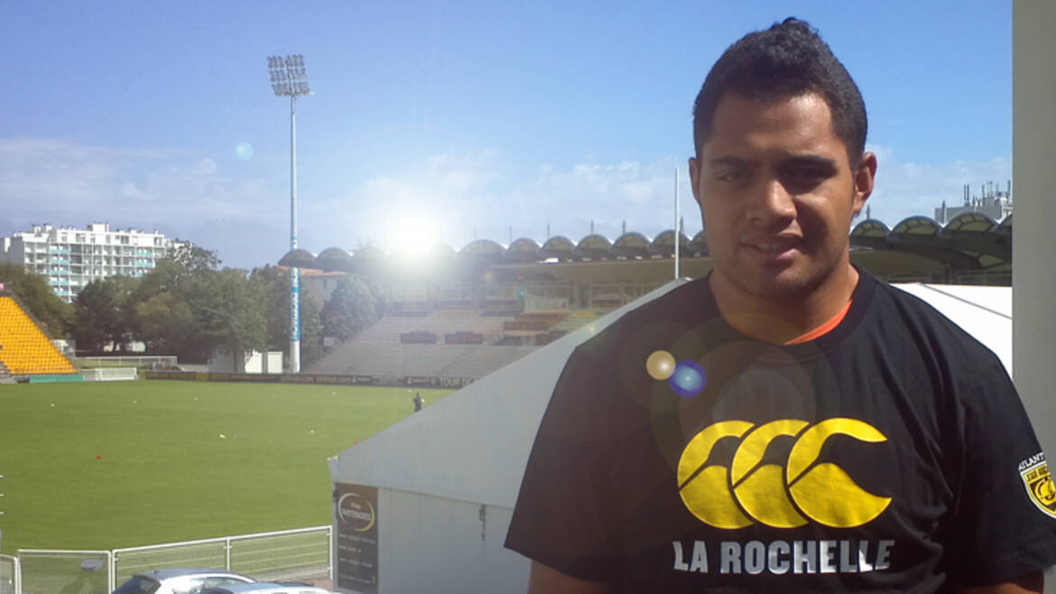 NEKELO TOLOFUA signe 2 ans