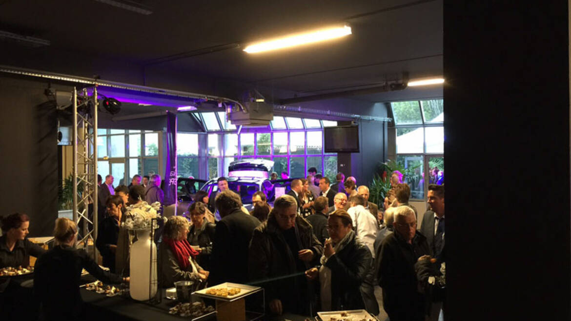 Renault lance son nouvel Espace au Stade Deflandre