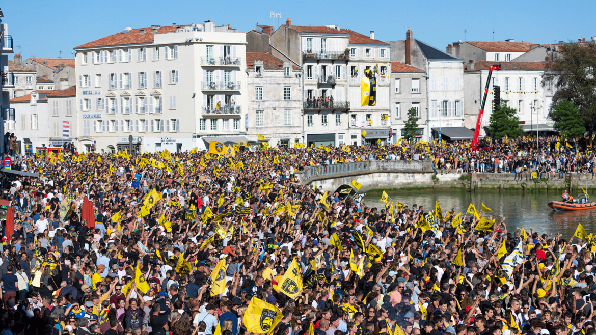Suivez en direct la parade sur le port !