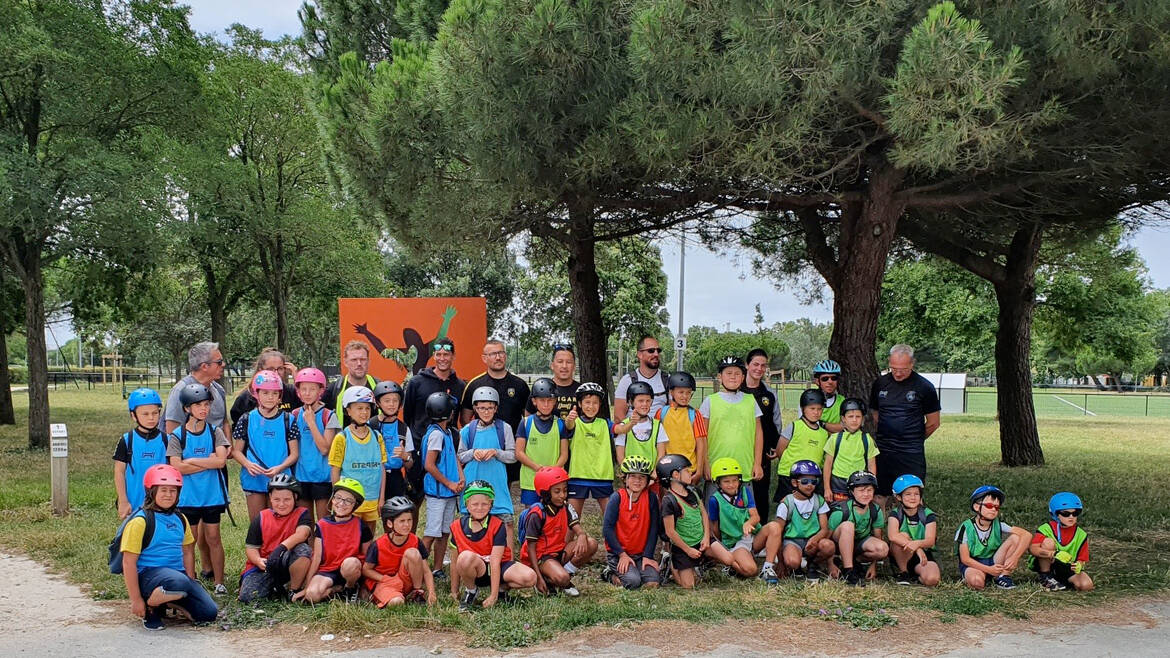 Vélo, beach rugby et nettoyage de plage pour les U10 ! 