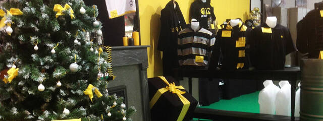 Les joueurs en séances de dédicaces ! 